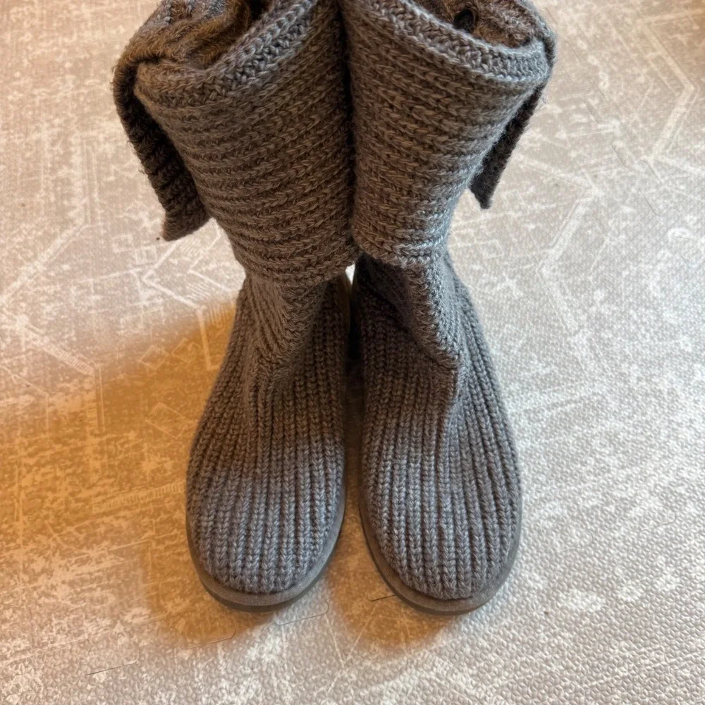 UGG Lattice Cardy Boots Women 7 Grey Knit Button Mid Calf Y2K
